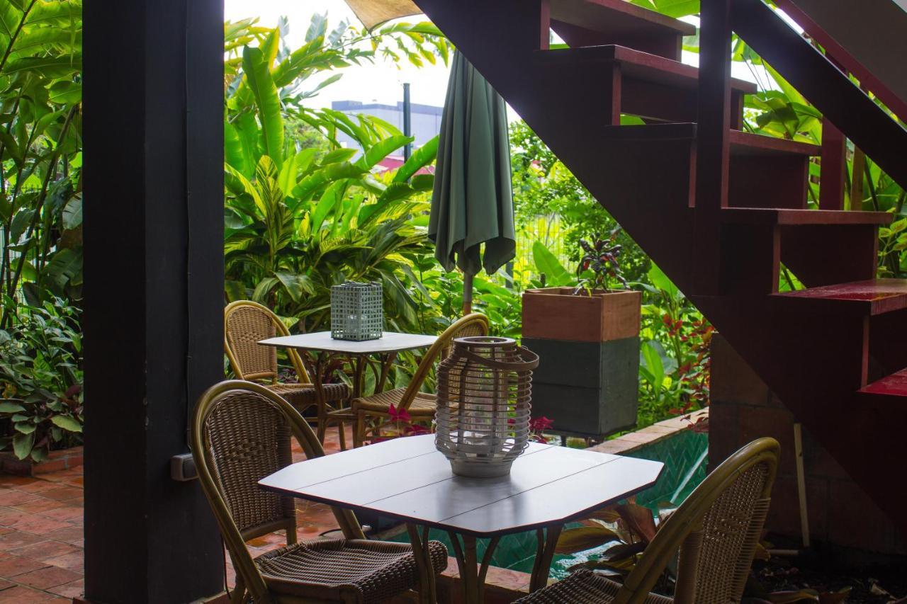 Couleur Locale Paramaribo Exterior foto